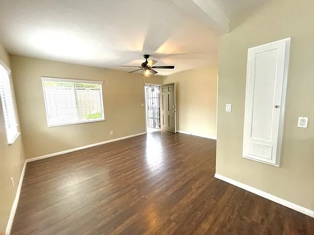 5081 Long Branch Ave — Photo 4