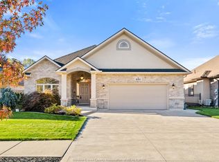 630 Donlon St, Lasalle, ON N9J 3Y4