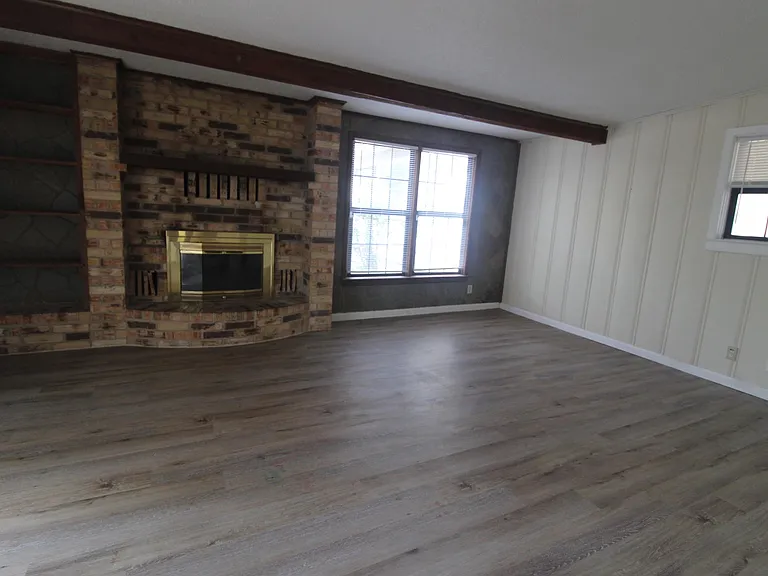 1309 Carol Way — Photo 2