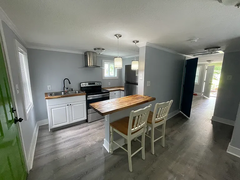 1702 Grove St #2 — Photo 3
