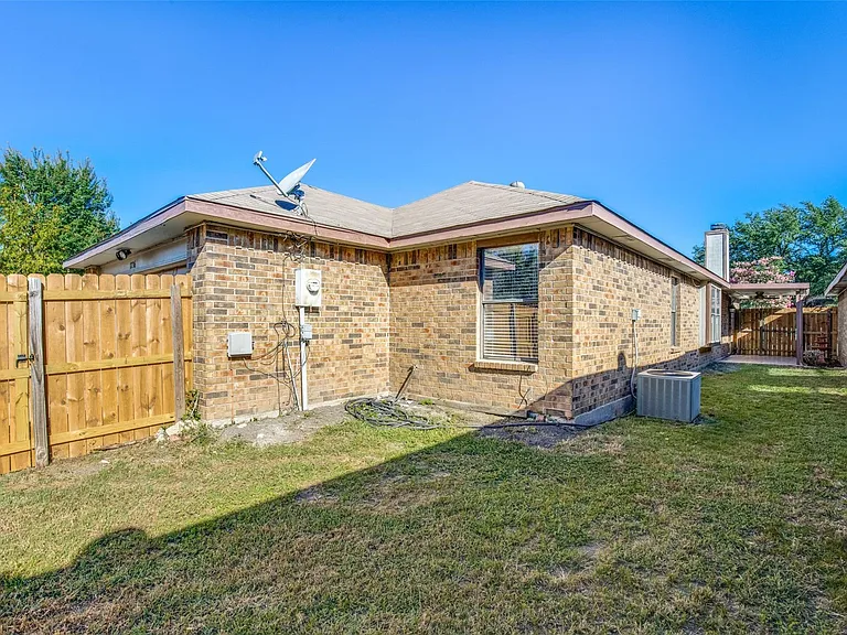 1736 Wheat Field Dr — Photo 24