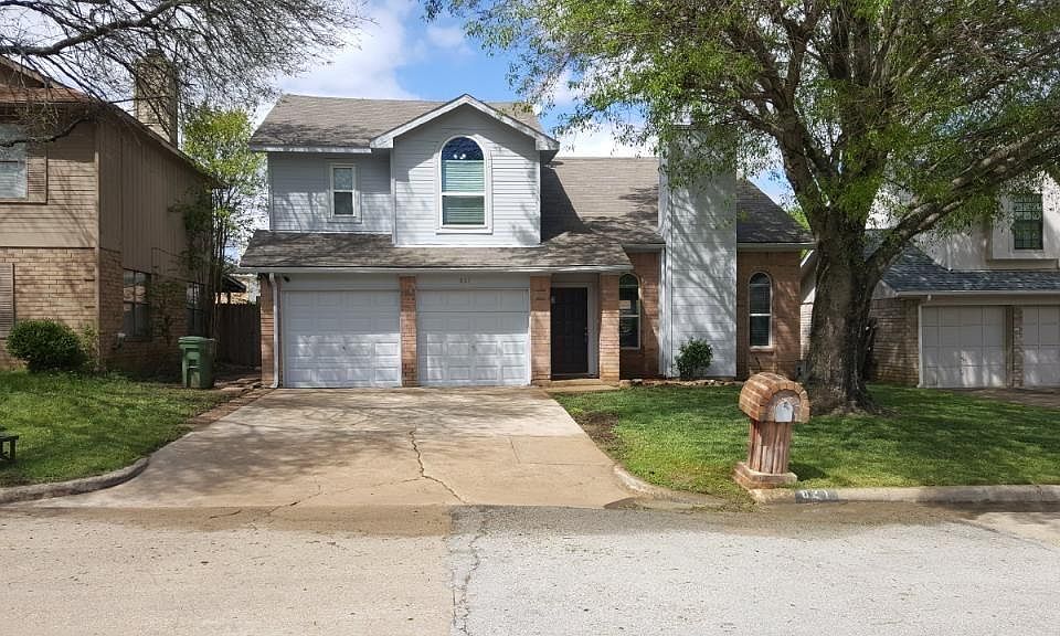 1st image of 821 Wyndham Pl