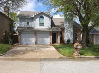 821 Wyndham Pl, Arlington, TX 76017