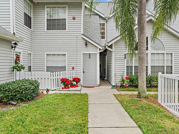 5th image of 12279 Armenia Gables Cir