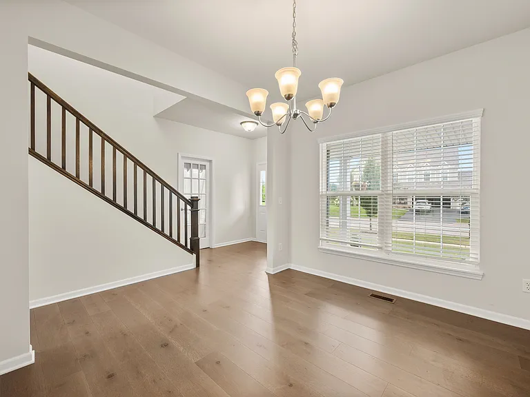 406 Mary Ann Cir — Photo 8