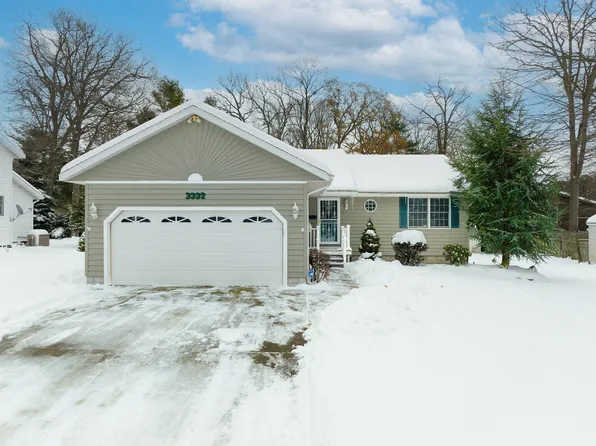 3332 Davis Rd, Muskegon, MI 49441