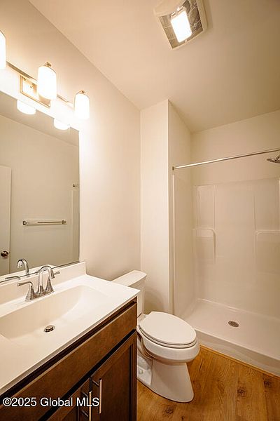 2nd image of 4 Farmington Court