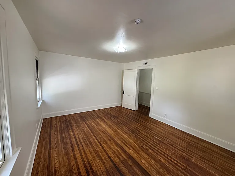 1270 Rutledge Ave — Photo 12