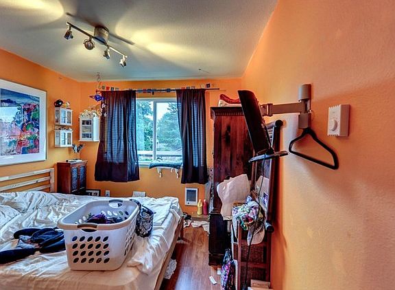 5th image of 17430 Ambaum Blvd S #8