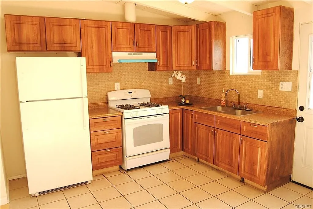 3 bed, 939 sqft, $2,800 — Photo 2