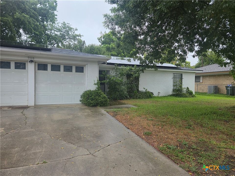 1st image of 905 Willowbrook St