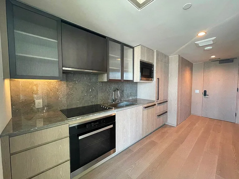 1000 Auahi St #1311 — Photo 5