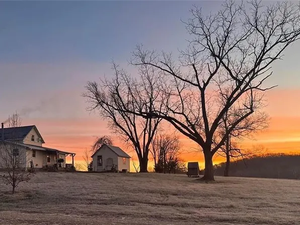 21629 Fairmount Rd, Leavenworth, KS 66048