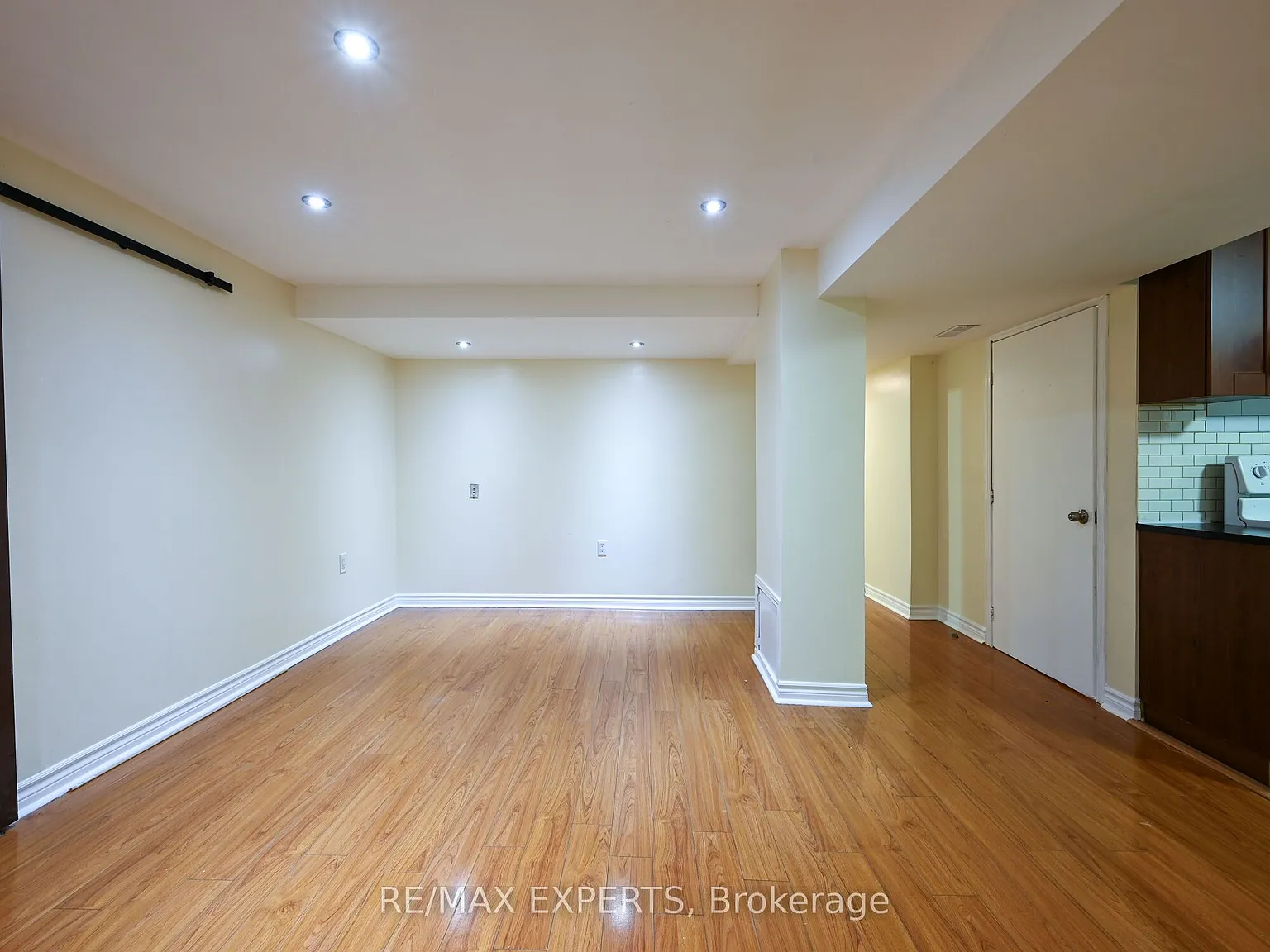 2 bed, $1,900 — Photo 4