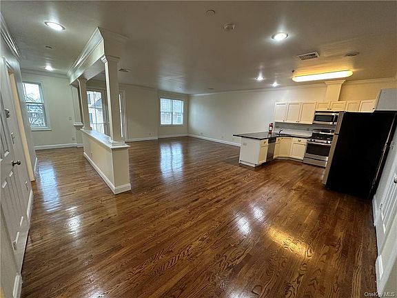 3rd image of 222 Main St #19