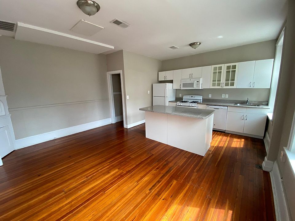 1st image of 1527 Spruce St APT 43