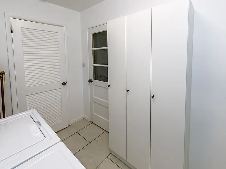129 Ely St — Photo 38