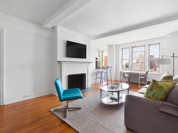 302 West 12th Street image 1 of 9