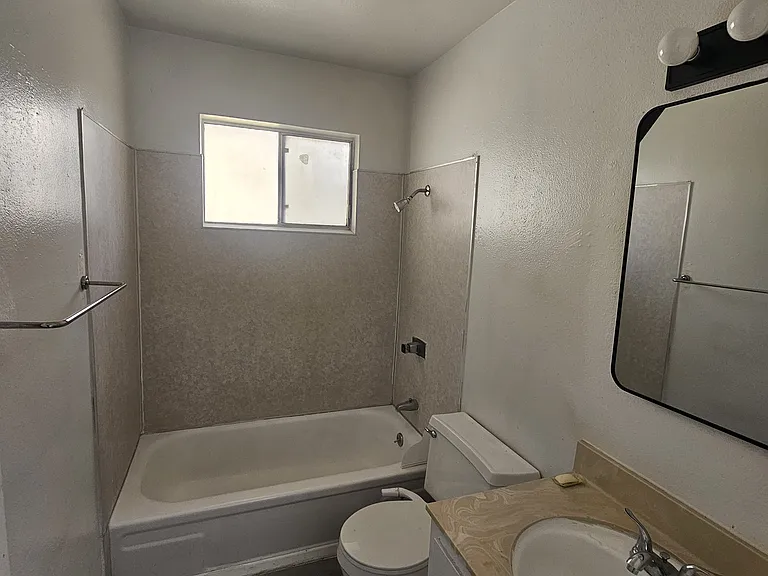 1814 V St #7 — Photo 9