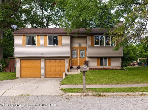 5901 Rockingham Dr, Lansing, MI 48911