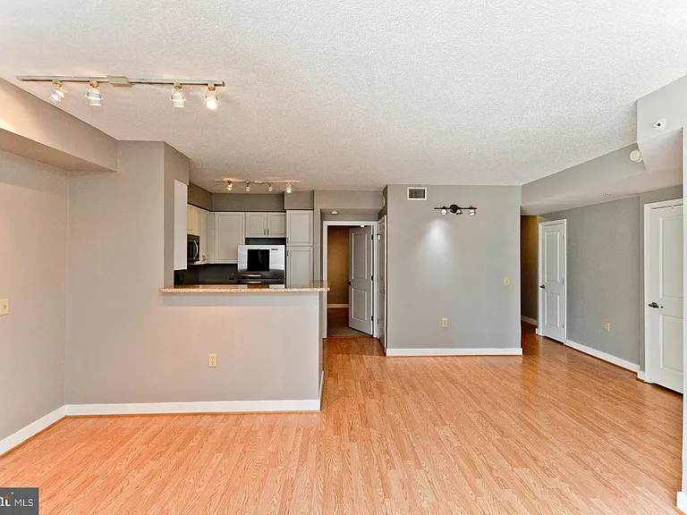 555 Massachusetts Ave NW #313 — Photo 15
