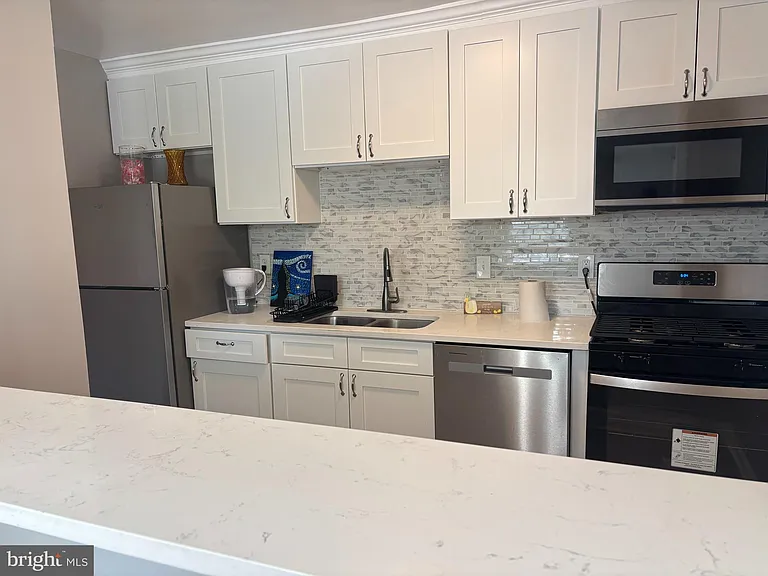 9276 Adelphi Rd #201 — Photo 8
