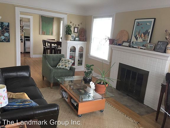 5th image of 723 Federal Ave E APT 4