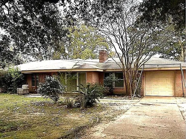 711 Palmer Chapel Rd, Pineville, LA 71360