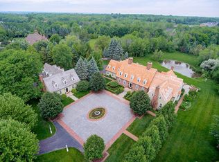 2000 W Greenbrook Rd, RIVER HILLS, WI 53217