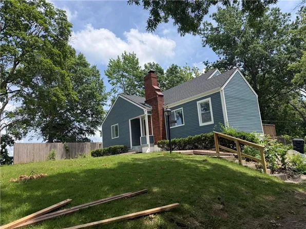 2421 NE Vivion Rd, Kansas City, MO 64118