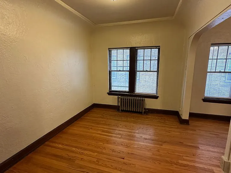 4480 N Oakland Ave — Photo 15