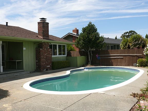 pool and sun patio