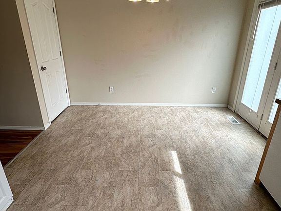 5th image of 9804 William Jones Cir #B