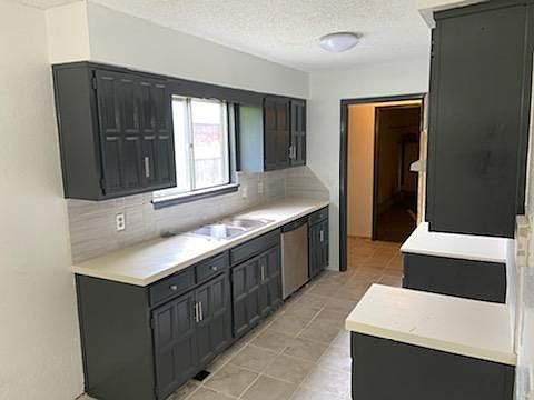 2nd image of 10134 E 33rd St