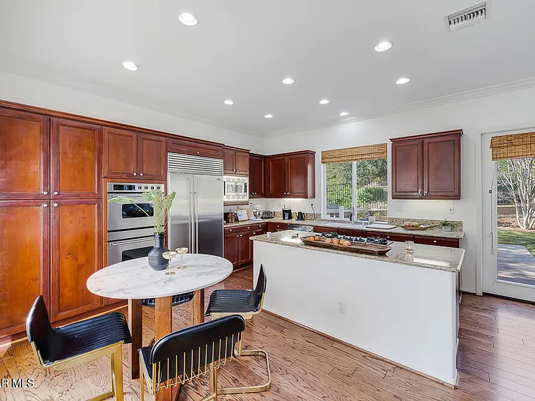 6103 Deerhill Rd — Photo 11
