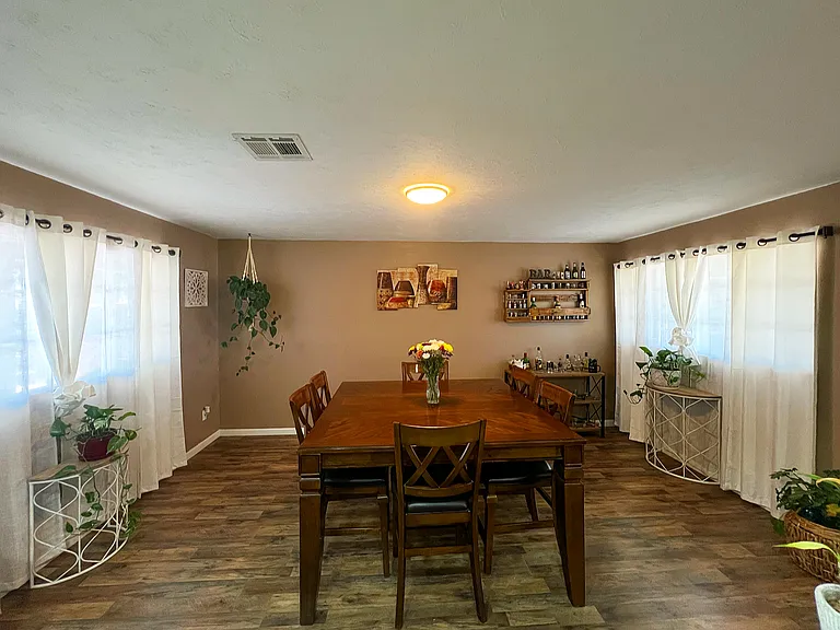 2979 S Ivy Ln — Photo 2