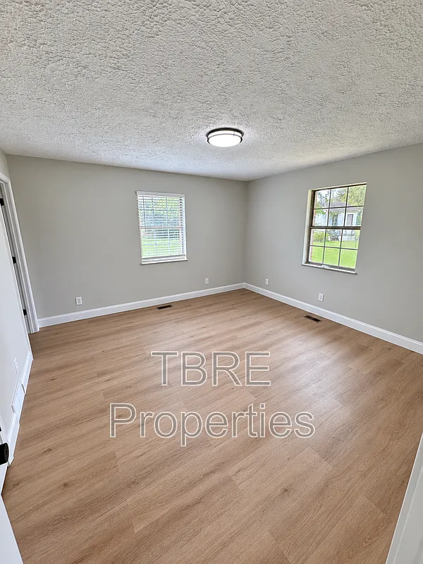 4 bed, 2.0 bath, 1792 sqft, $1,750 — Photo 4