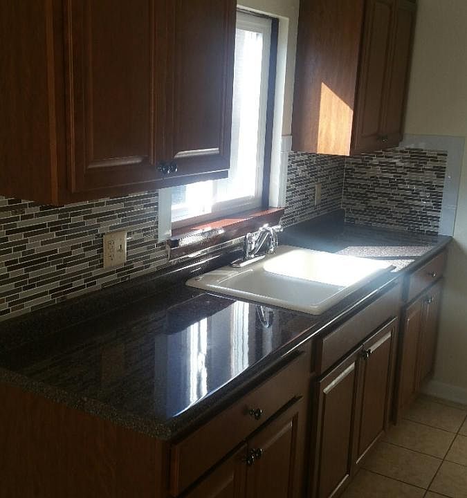 1st image of 200 Mead St APT 1