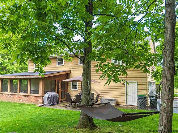 2nd image of 4 Raymond Ln