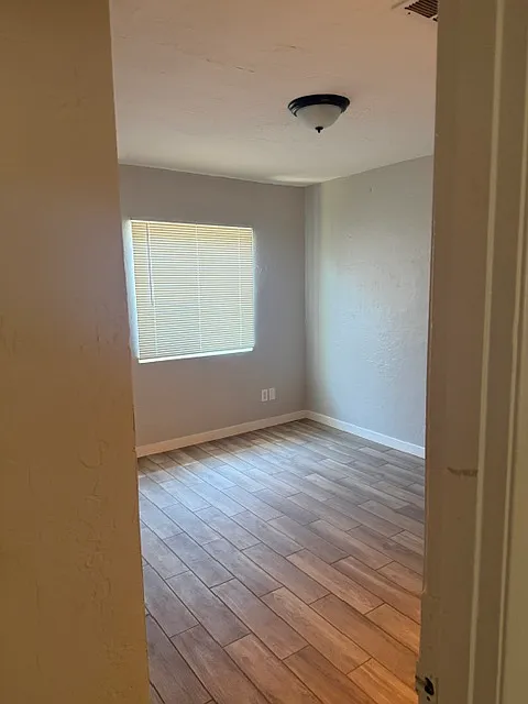 3 bed, 925 sqft, $1,290 — Photo 3