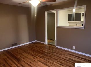 4607 S 62nd St, Omaha, NE 68117