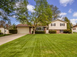 7127 Magnolia Dr, Jenison, MI 49428