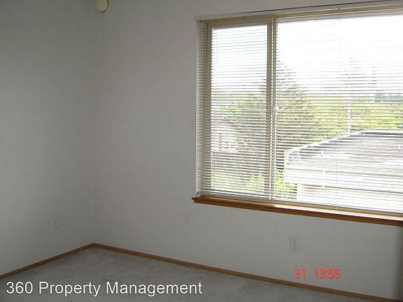 5th image of 480 S Oak Harbor St #5025099