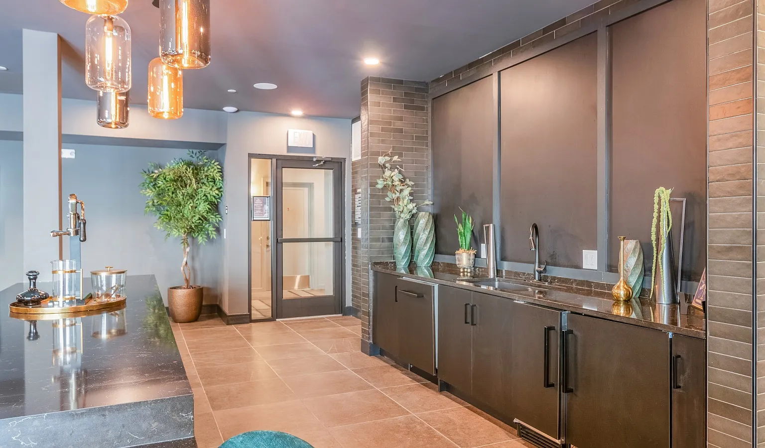 2 bed, 969 sqft, $3,329 — Photo 4