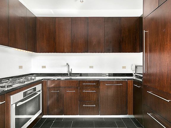 5th image of 40 Broad St APT 28A