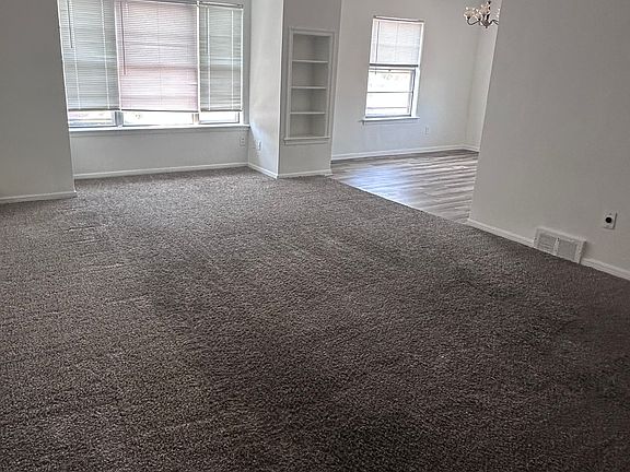 5th image of 21417 Kingsville Ave #206