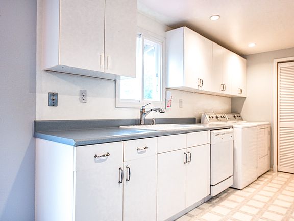 3rd image of 1411 S 250th St