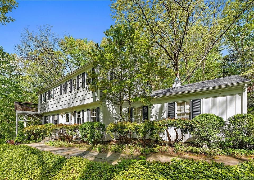 1st image of 41 Brook Farm Ln