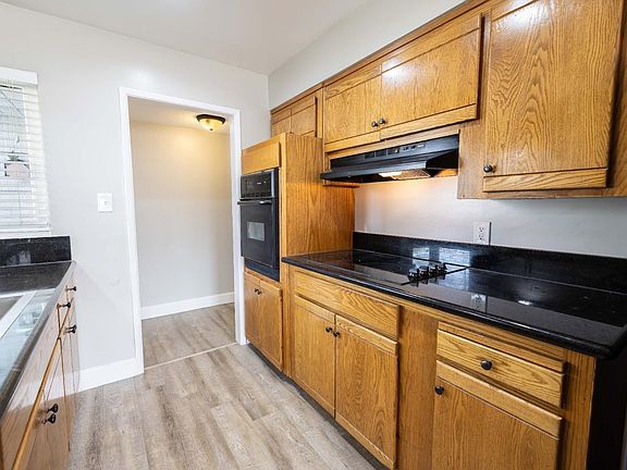 4th image of 2521 Dawes Street