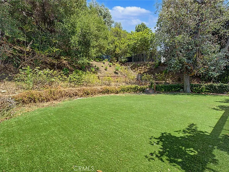 738 N Kenter Ave — Photo 37